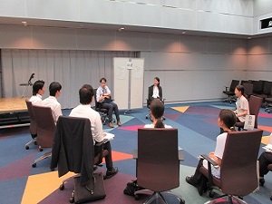 座談会